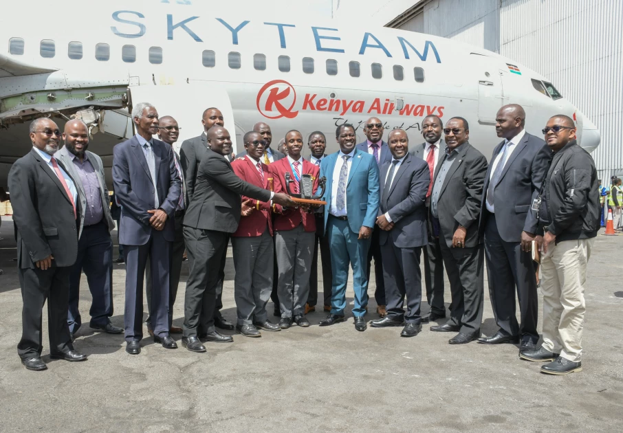Kenya Airways donates Boeing 737-700 to Mang'u School