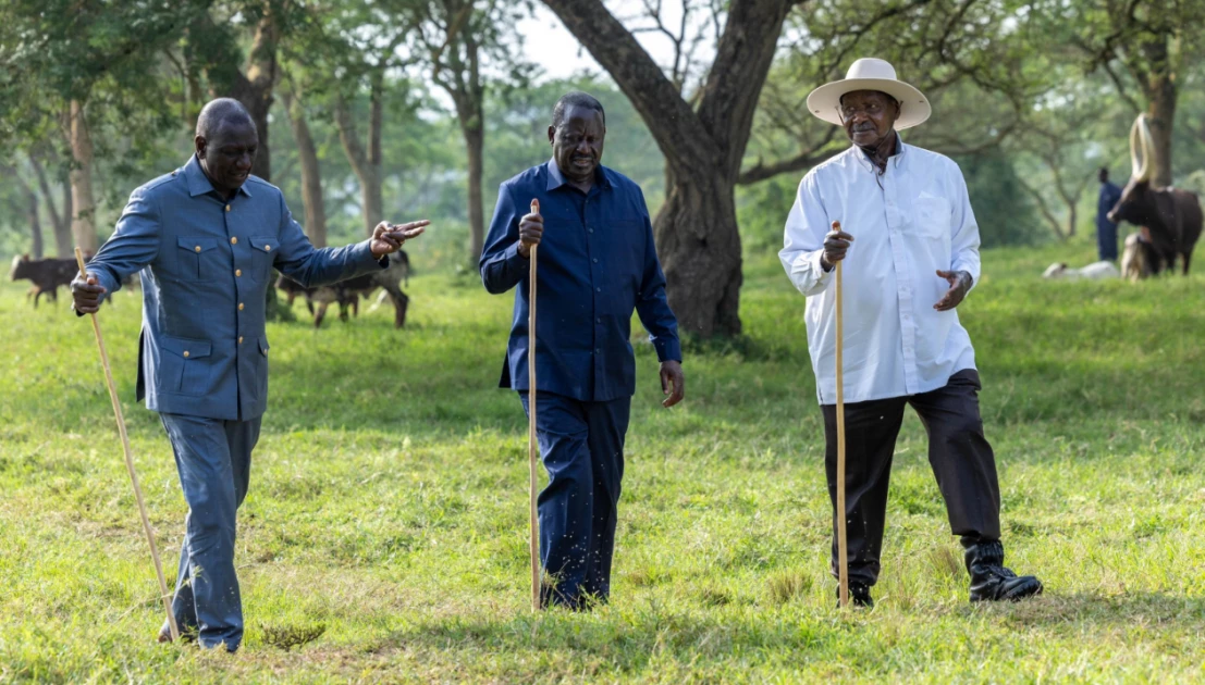 Ruto, Raila meet at Museveni's home in Uganda