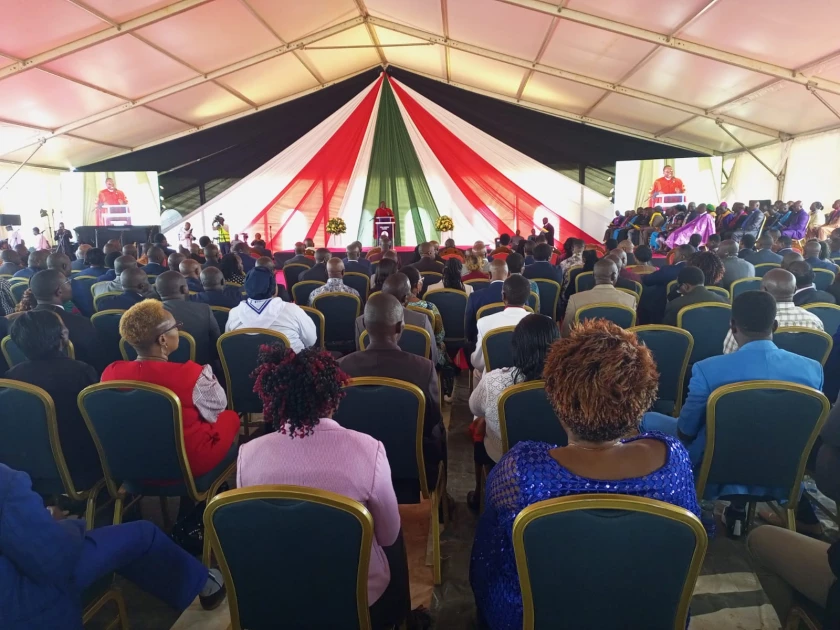 President Ruto attends church service in Chuka as Raila takes people’s baraza to Mombasa 