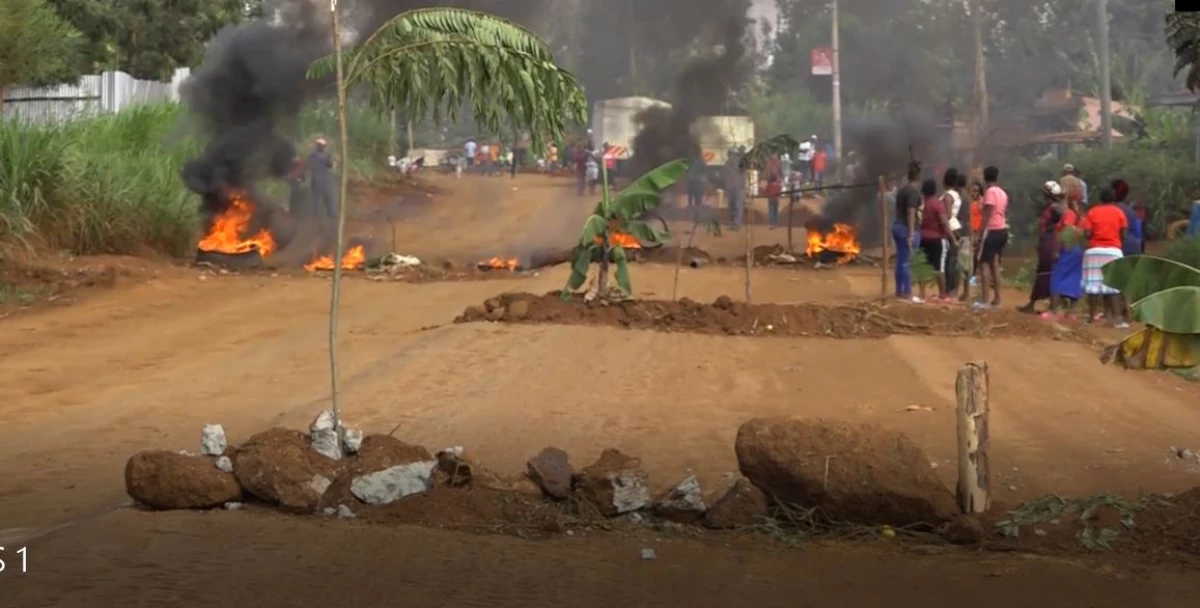 Gatundu residents hold demo to protest against poor state of road