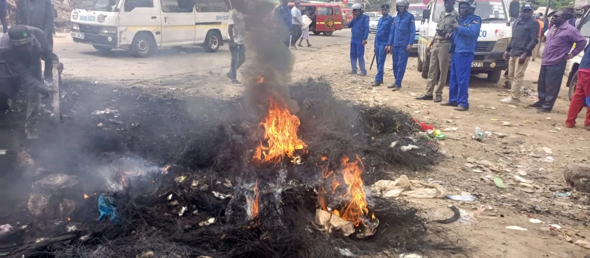 One person shot, 35 pupils tear gassed as police battle protesters in Kawangware 