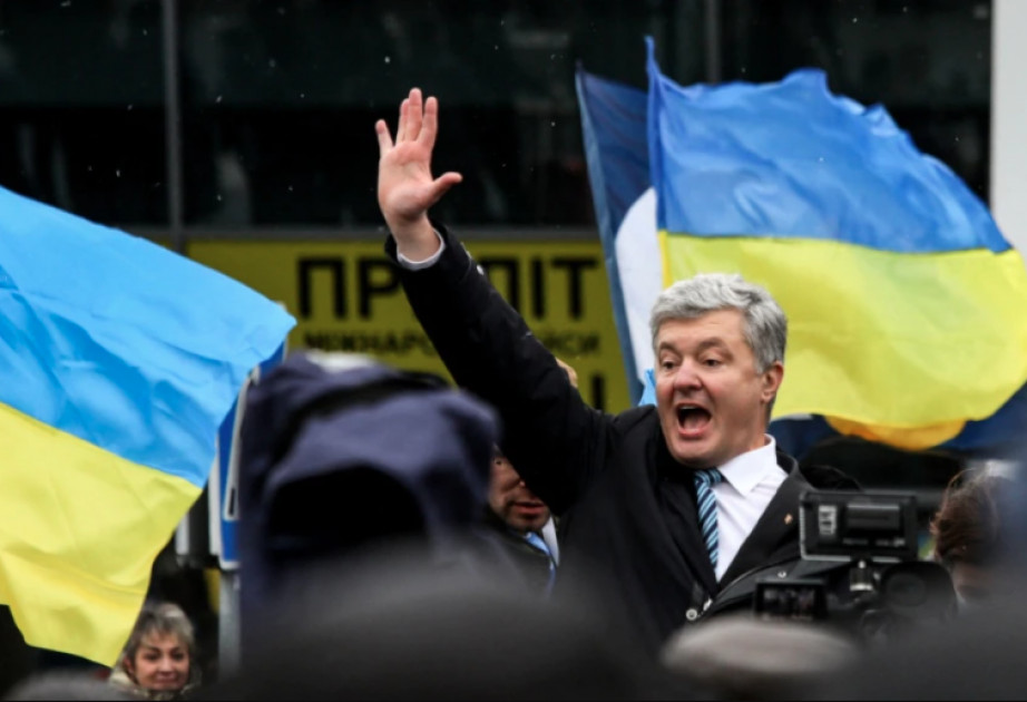 Ex-Ukrainian leader Poroshenko returns to face treason charges